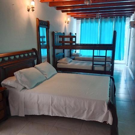 Habitaciones En Familia San Andres  Ngoại thất bức ảnh