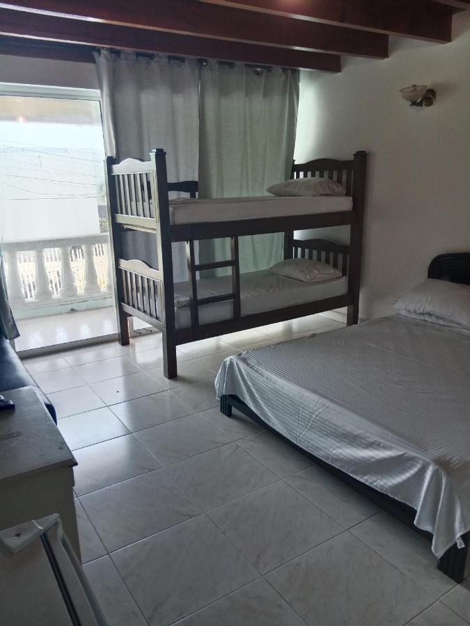 Habitaciones En Familia San Andres  Ngoại thất bức ảnh